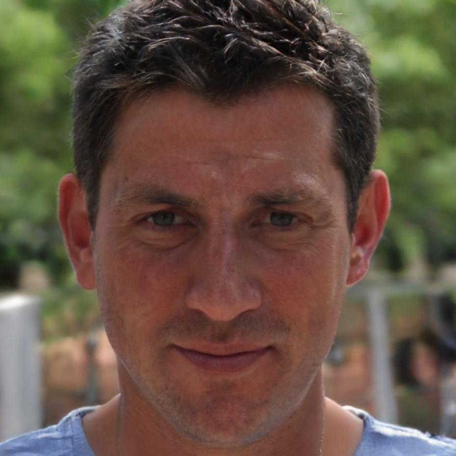 Данияр Жанібеков - ведущий аналитик